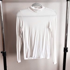 American Eagle Turtle Neck